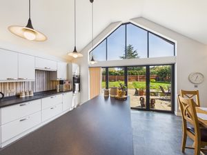 Kitchen- click for photo gallery